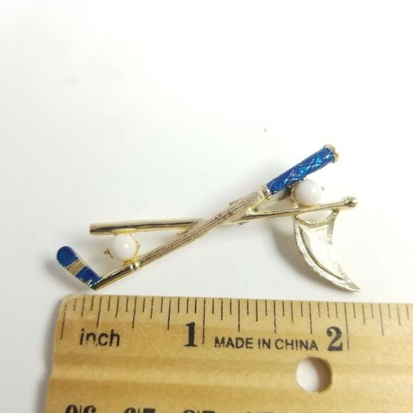 Vintage Gerry's Golf Club Ball Flagstick, Blue Enamel Brooch, Golfer Lapel Pin - Picture 5 of 6